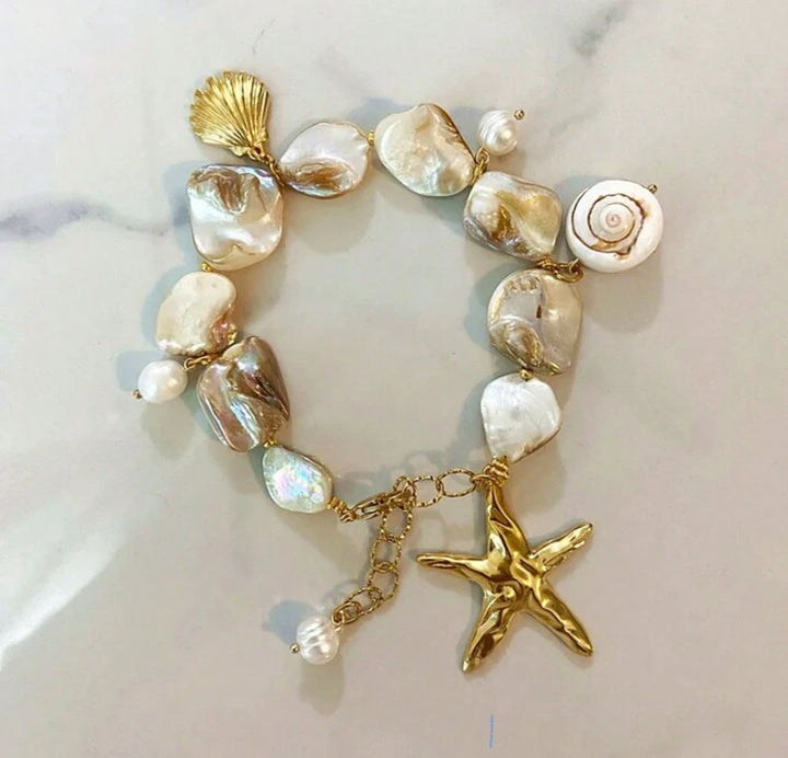 Gold Starfish and Shell Elasticated Bracelet