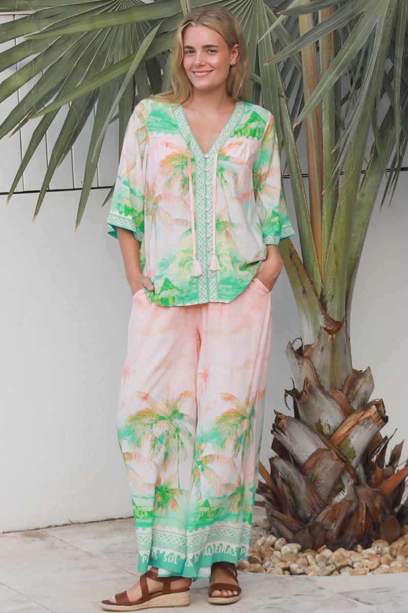 Amarylis Green Palm Top