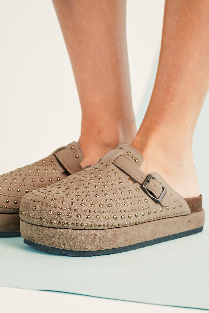 Parchment Vintage Studded Platform Slippers - Lulubelles Clothing and Accessories